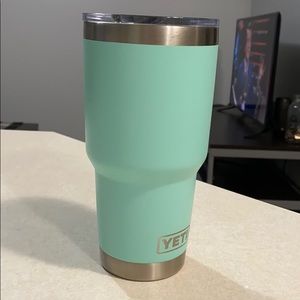 Yeti 30oz Rambler Color: Seafoam